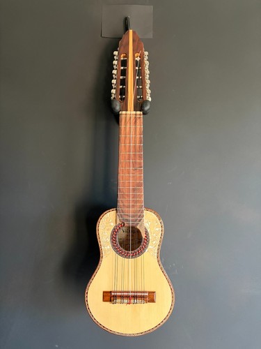 Stock villela 3 charango - b,